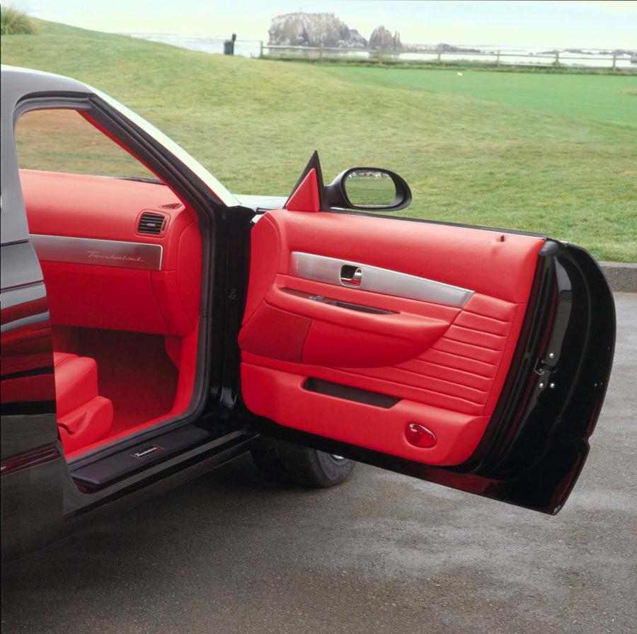  Ford Thunderbird Concept 1998 года  (фото 31 из 44)